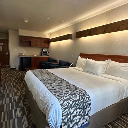 Microtel Inn And Suites By Wyndham Miami Ok Eksteriør billede