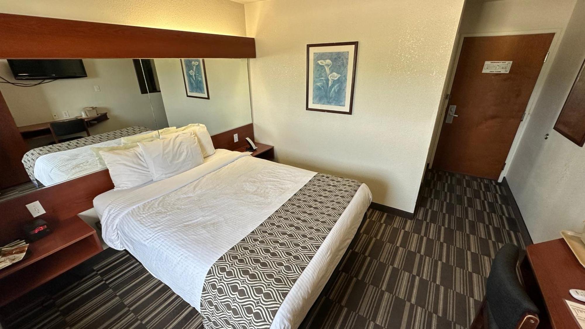 Microtel Inn And Suites By Wyndham Miami Ok Eksteriør billede