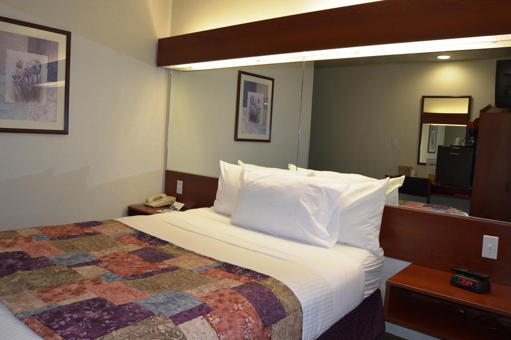 Microtel Inn And Suites By Wyndham Miami Ok Værelse billede