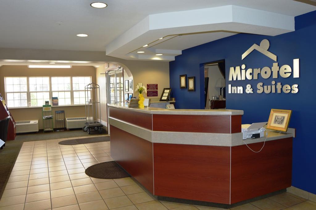 Microtel Inn And Suites By Wyndham Miami Ok Eksteriør billede